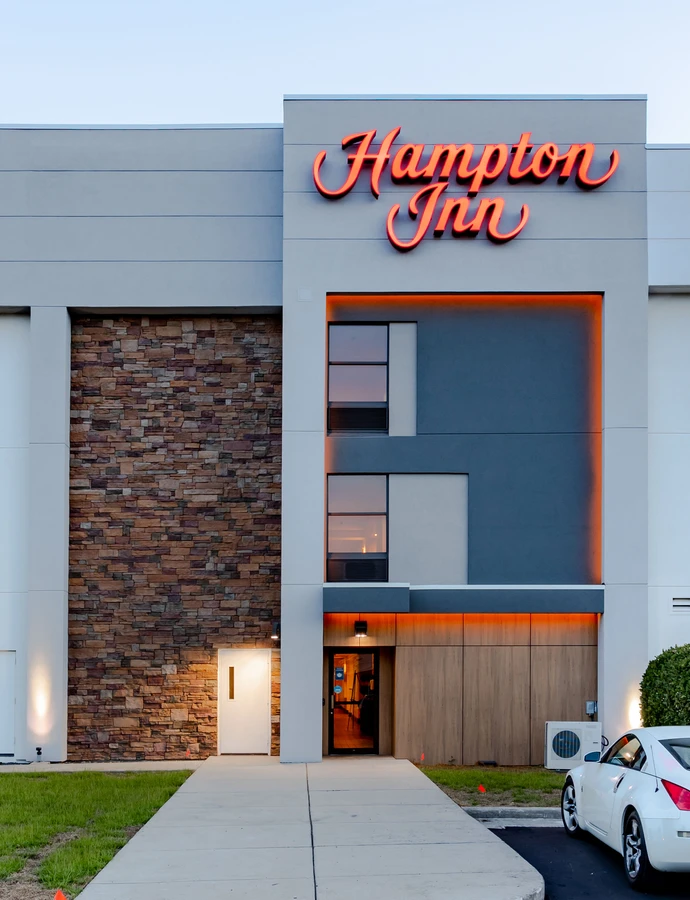 hampton inn santee south carolina exterior renovation signage and lighting