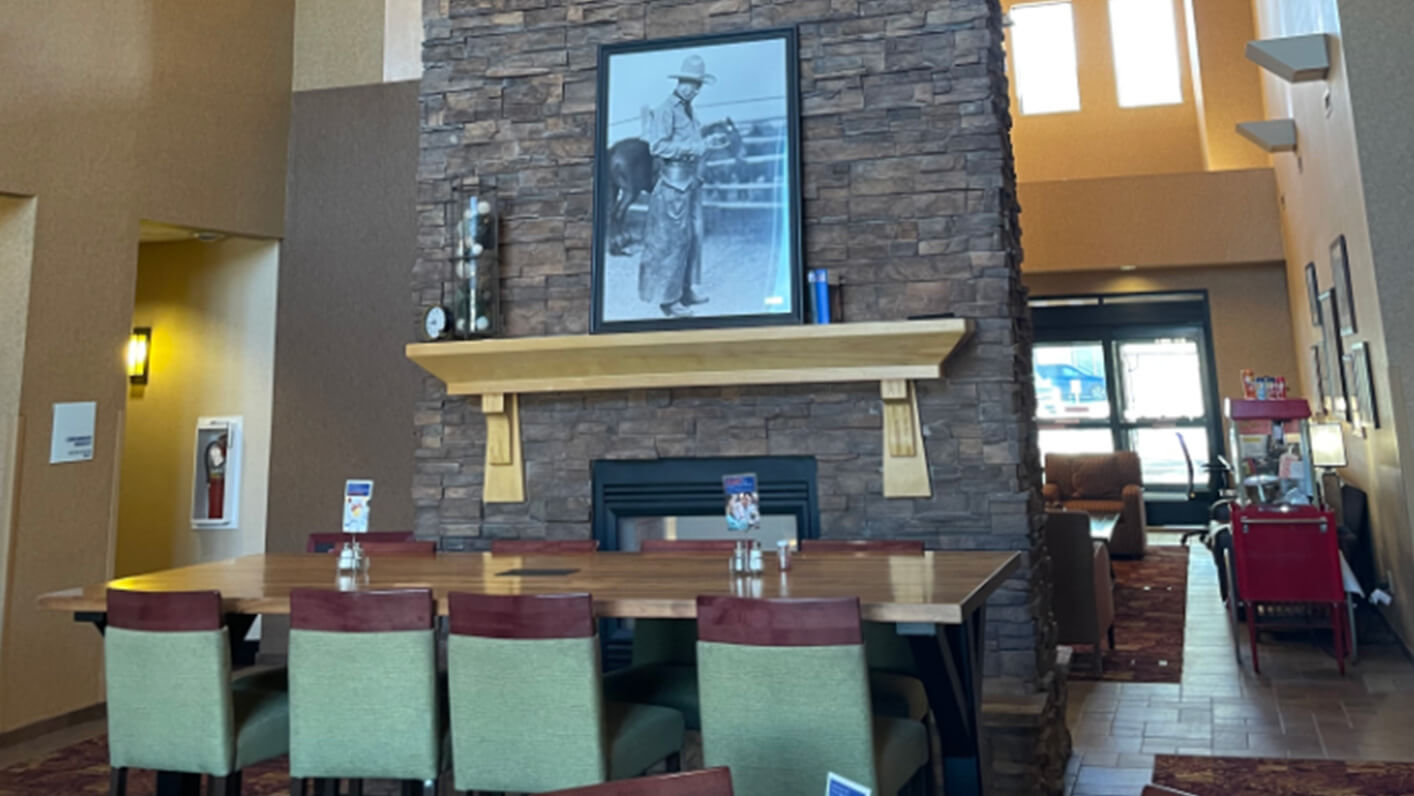 holiday-inn-express-ihg-gillette-before