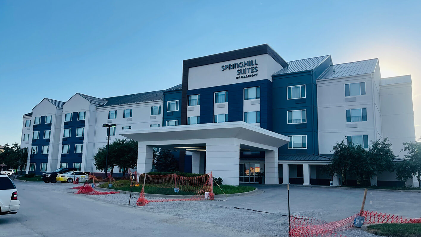hotel-renovation-spring-hill-suite-soverland-park-after