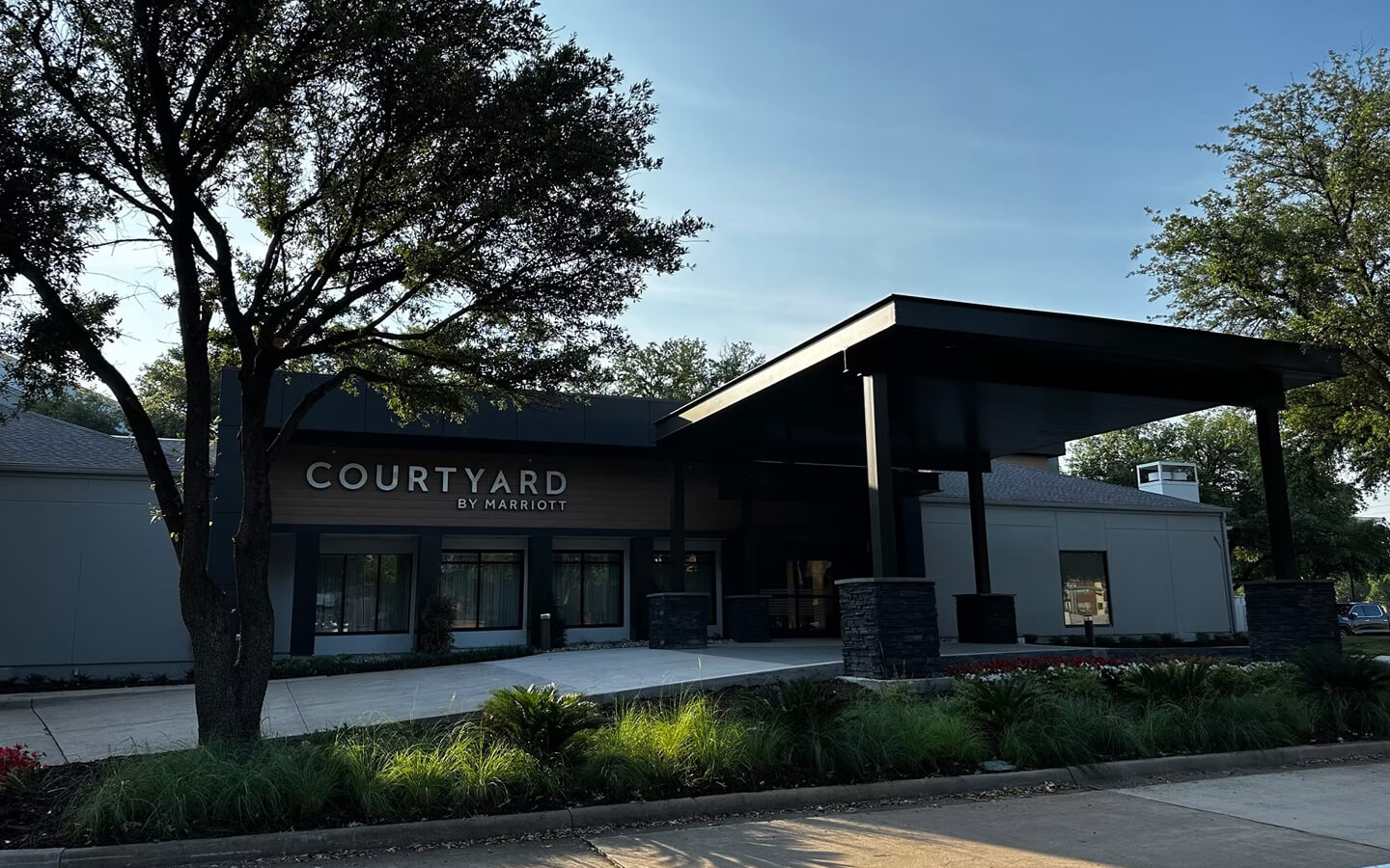 plano-tx-courtyard