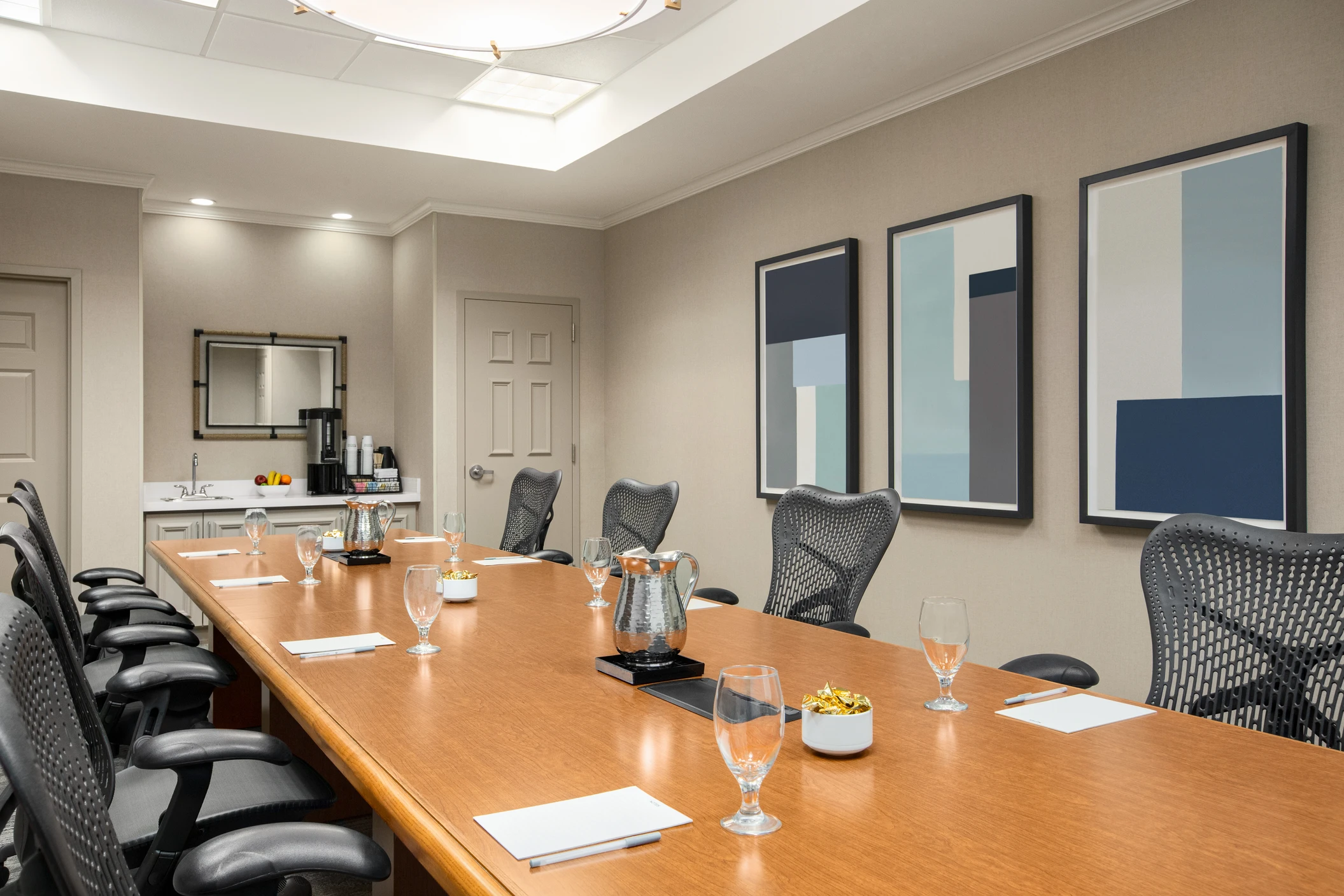 Hybrid Event Spaces